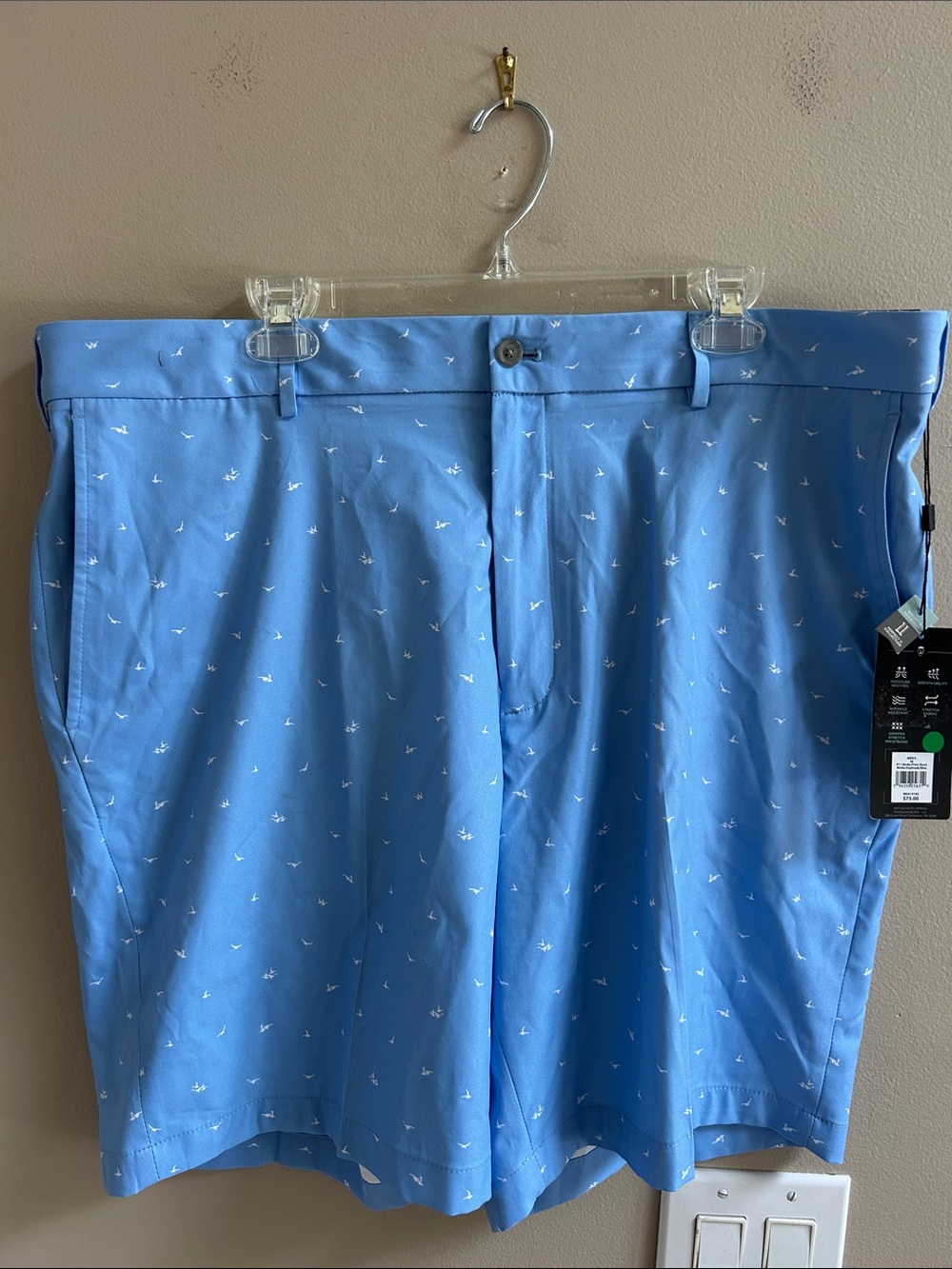Walter Hagen Birdie Daybreak Perfect 11 Golf Shorts NWT 42